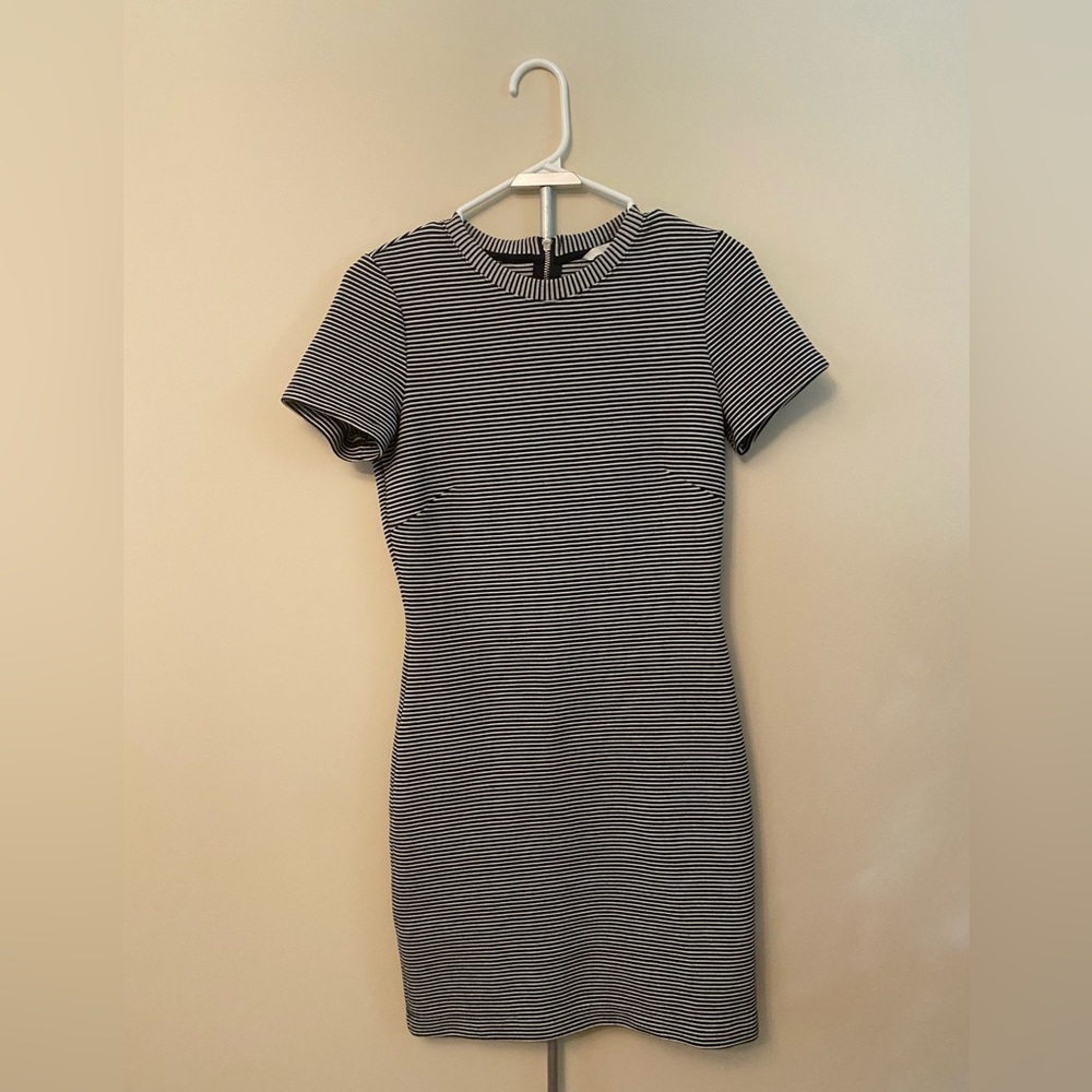 H&M Short Sleeve Striped Bodycon Dress | Size: Small